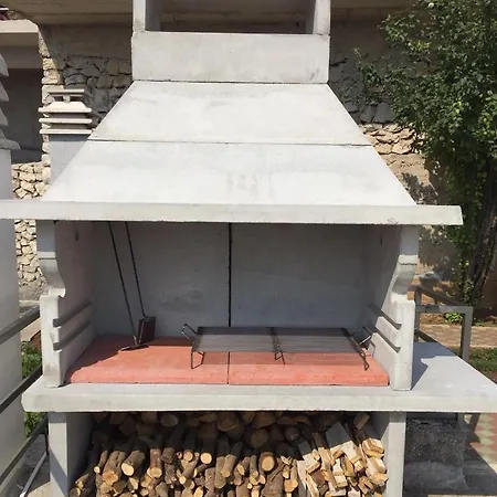 Berulia Gostinjska kuća Brela